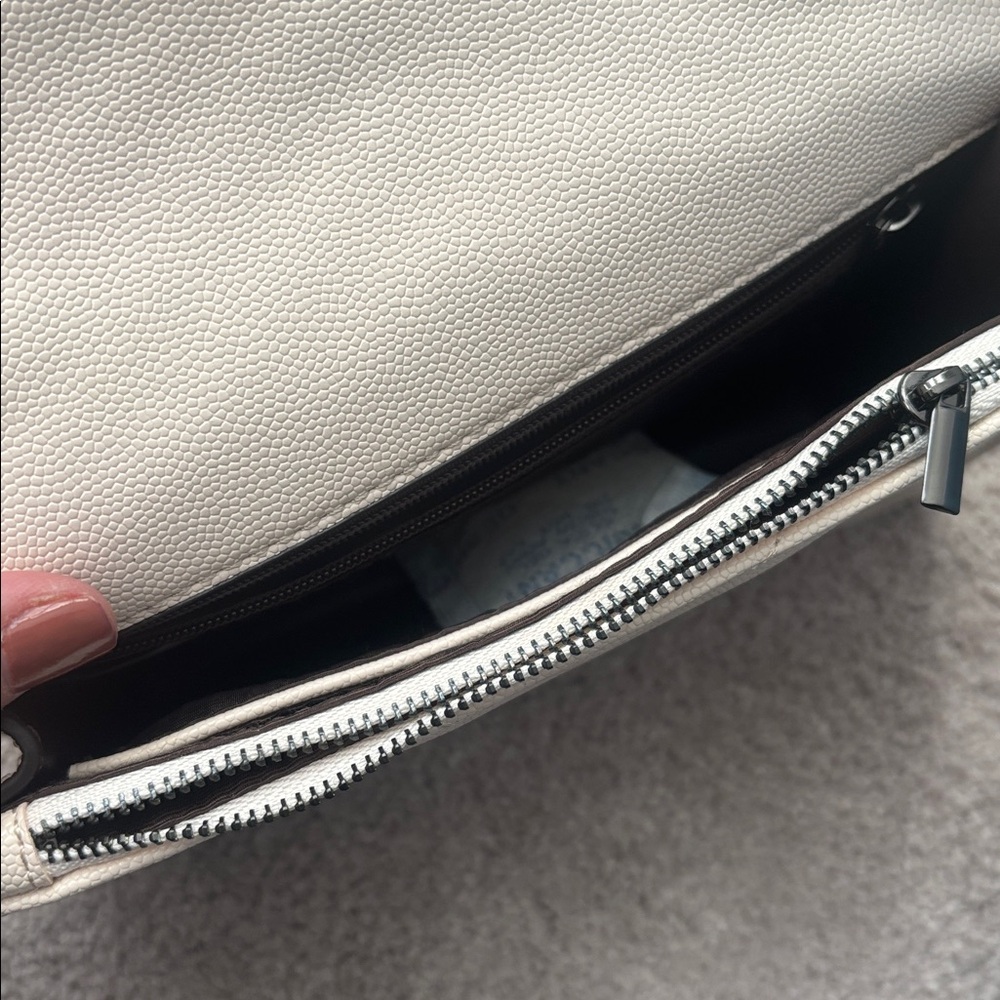 Crossbody Bag Quilted Ivory Chain Luxury Design Silver Chain Square Clutch - Picture 5 of 6
